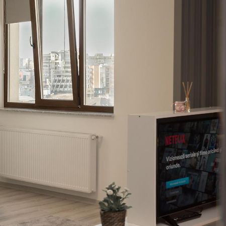 The Chic Minimalist - Apartment Iasi Esterno foto
