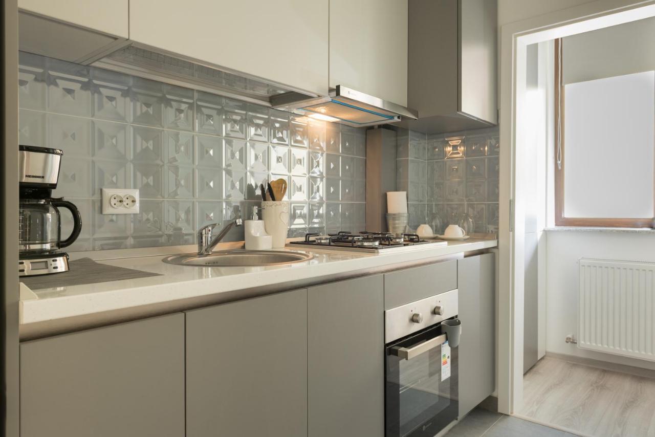 The Chic Minimalist - Apartment Iasi Esterno foto