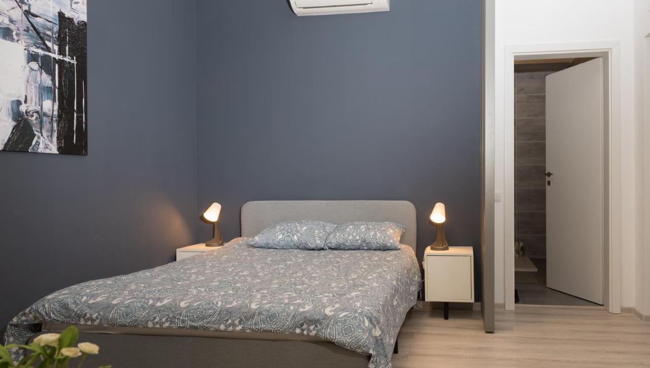 The Chic Minimalist - Apartment Iasi Esterno foto