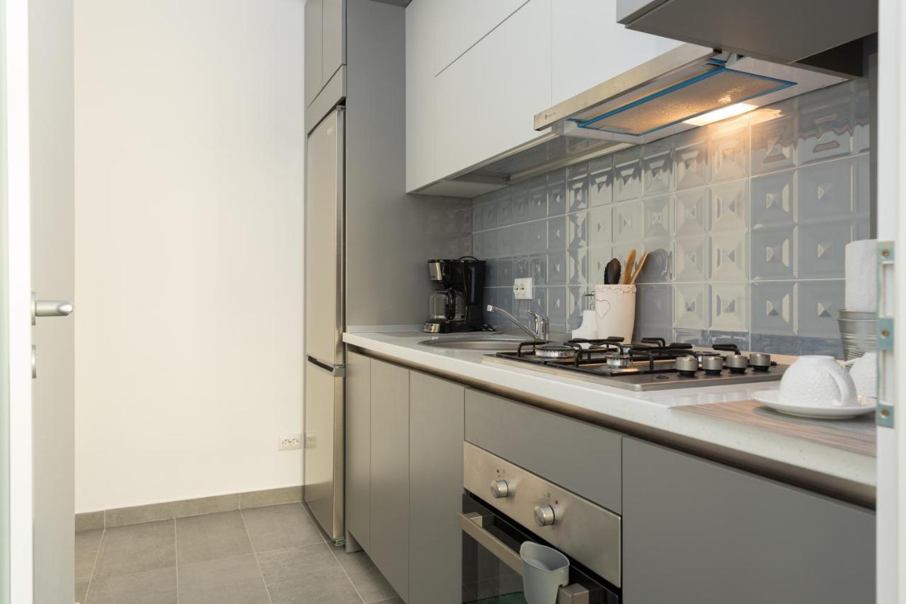 The Chic Minimalist - Apartment Iasi Esterno foto