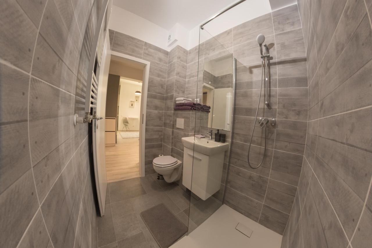 The Chic Minimalist - Apartment Iasi Esterno foto